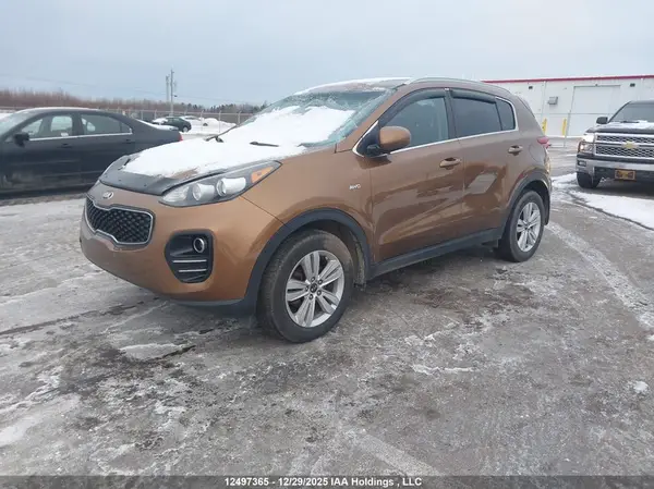 KNDPMCAC4H7201562 2017 KIA SPORTAGE - Image 2