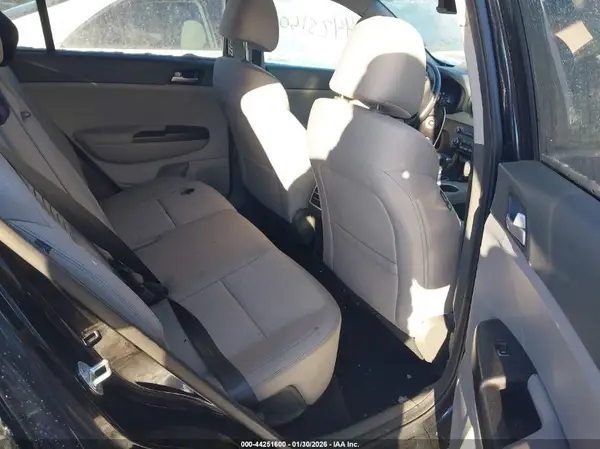 KNDPMCAC4H7204123 2017 KIA SPORTAGE - Image 8