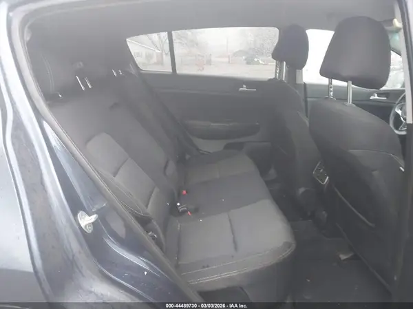 KNDPMCAC4H7205417 2017 KIA SPORTAGE - Image 8