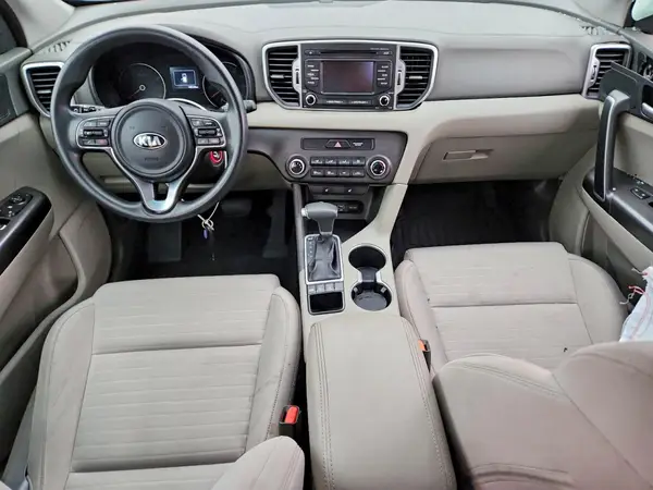 KNDPMCAC4H7205823 2017 KIA SPORTAGE - Image 8