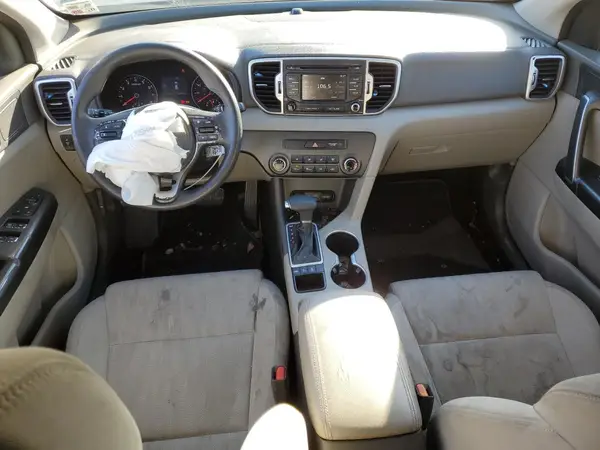 KNDPMCAC4H7221567 2017 KIA SPORTAGE - Image 8