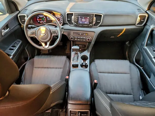KNDPMCAC4H7227837 2017 KIA SPORTAGE - Image 8