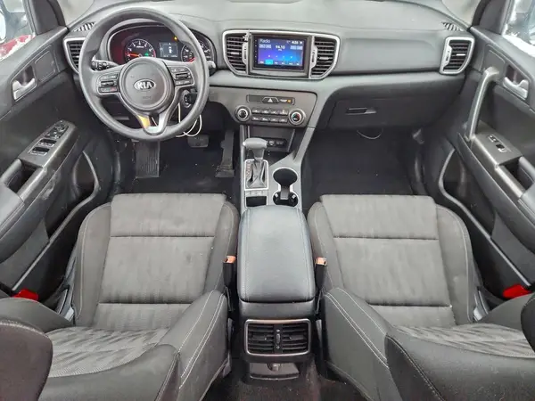 KNDPMCAC4H7235923 2017 KIA SPORTAGE - Image 8