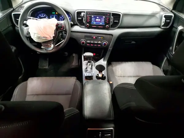 KNDPMCAC4H7239941 2017 KIA SPORTAGE - Image 8