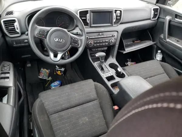 KNDPMCAC4H7246422 2017 KIA SPORTAGE - Image 8