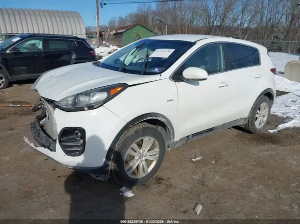 KNDPMCAC4H7246596 2017 KIA SPORTAGE - Image 2
