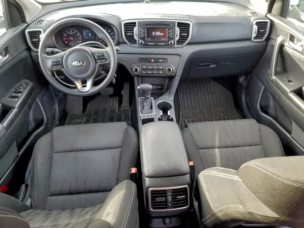 KNDPMCAC4H7270073 2017 KIA SPORTAGE - Image 8