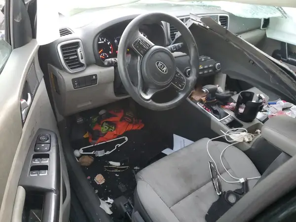 KNDPMCAC4H7272406 2017 KIA SPORTAGE - Image 8