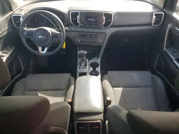 KNDPMCAC4H7273572 2017 KIA SPORTAGE - Image 8