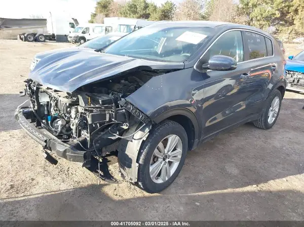 KNDPMCAC4H7273961 2017 KIA SPORTAGE - Image 2