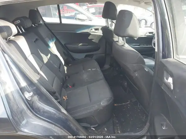 KNDPMCAC4H7273961 2017 KIA SPORTAGE - Image 8
