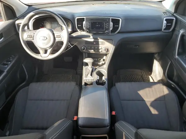 KNDPMCAC4H7281283 2017 KIA SPORTAGE - Image 8