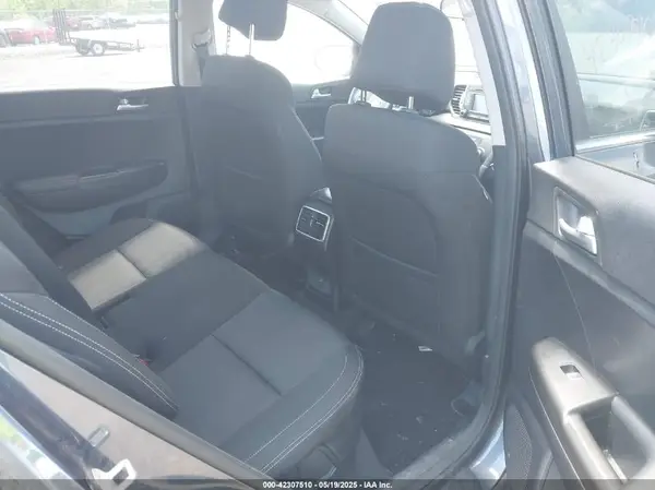 KNDPMCAC4H7290162 2017 KIA SPORTAGE - Image 8