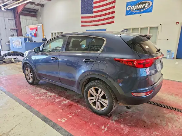 KNDPMCAC4J7308102 2018 KIA SPORTAGE - Image 2