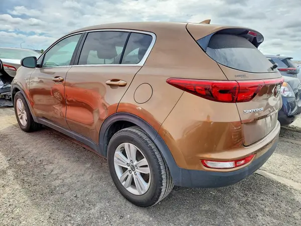 KNDPMCAC4J7310478 2018 KIA SPORTAGE - Image 2