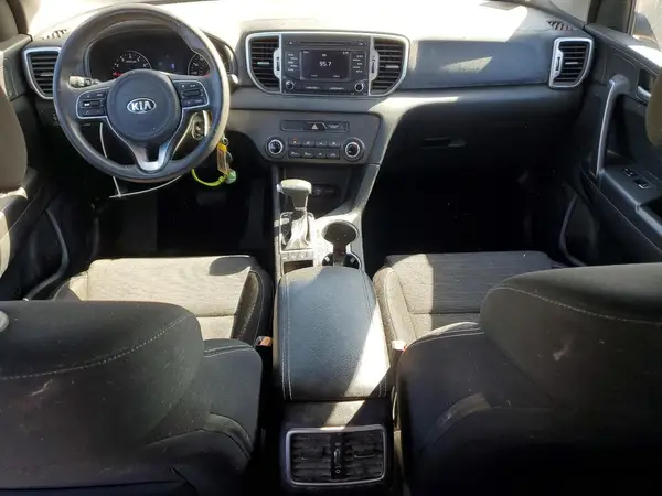 KNDPMCAC4J7310478 2018 KIA SPORTAGE - Image 8