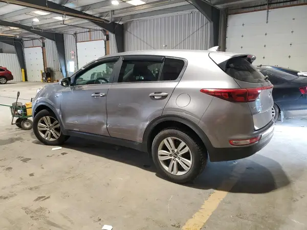 KNDPMCAC4J7310724 2018 KIA SPORTAGE - Image 2