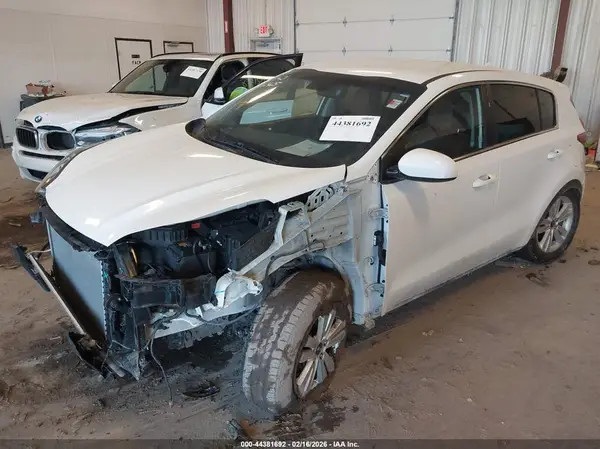 KNDPMCAC4J7312425 2018 KIA SPORTAGE - Image 2