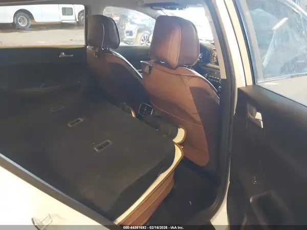 KNDPMCAC4J7312425 2018 KIA SPORTAGE - Image 8