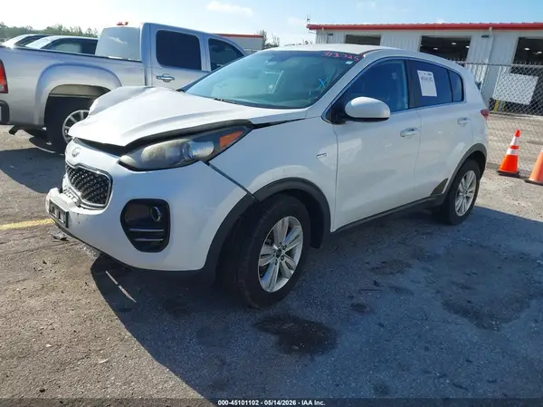 KNDPMCAC4J7313025 2018 KIA SPORTAGE - Image 2