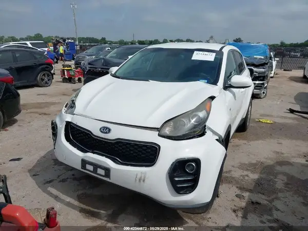 KNDPMCAC4J7313817 2018 KIA SPORTAGE - Image 2