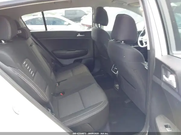 KNDPMCAC4J7313817 2018 KIA SPORTAGE - Image 8