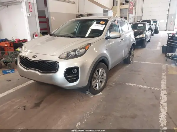 KNDPMCAC4J7317754 2018 KIA SPORTAGE - Image 2