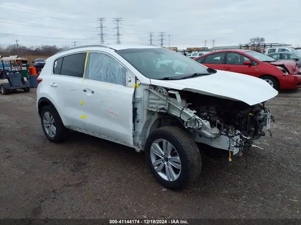 KNDPMCAC4J7326034 2018 KIA SPORTAGE - Image 1