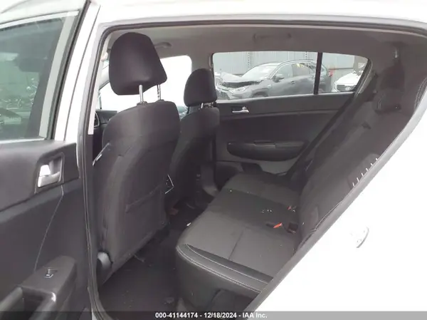KNDPMCAC4J7326034 2018 KIA SPORTAGE - Image 8
