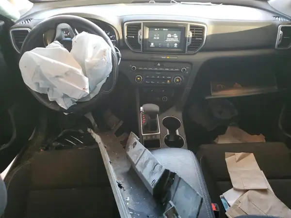 KNDPMCAC4J7329239 2018 KIA SPORTAGE - Image 8