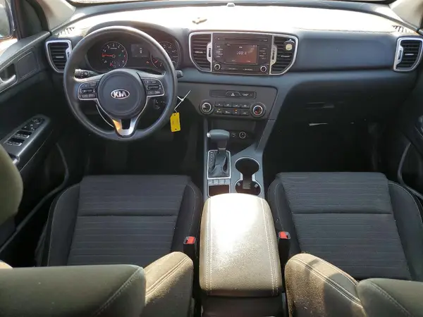 KNDPMCAC4J7333730 2018 KIA SPORTAGE - Image 8