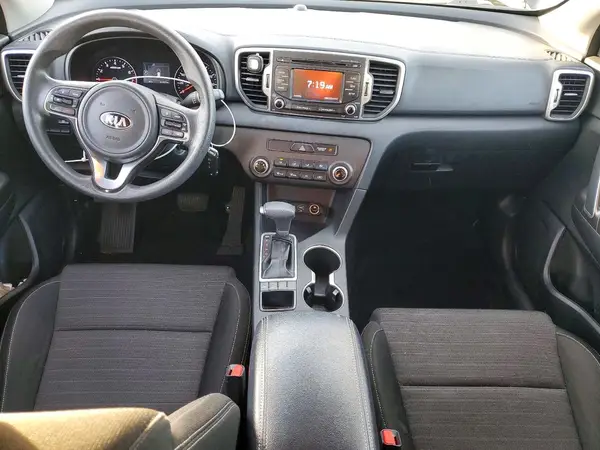 KNDPMCAC4J7335431 2018 KIA SPORTAGE - Image 8
