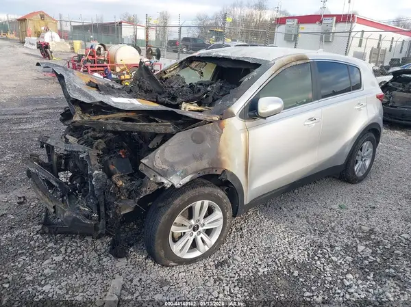 KNDPMCAC4J7347630 2018 KIA SPORTAGE - Image 2