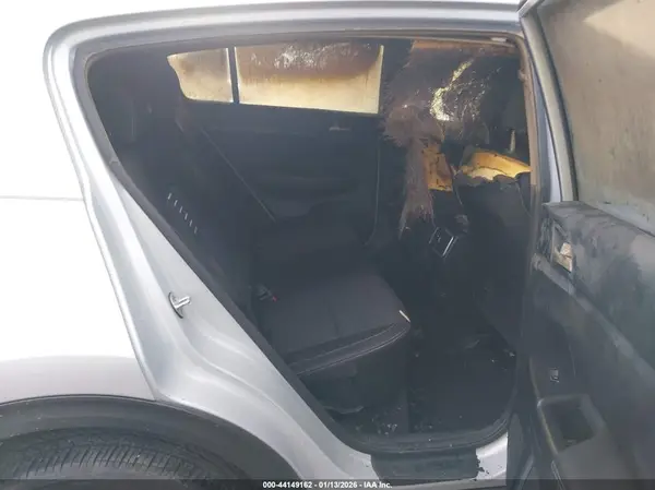KNDPMCAC4J7347630 2018 KIA SPORTAGE - Image 8