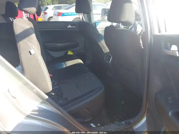 KNDPMCAC4J7348213 2018 KIA SPORTAGE - Image 8