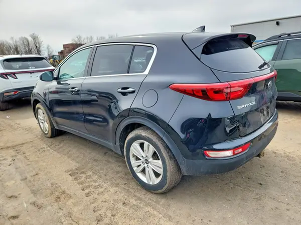KNDPMCAC4J7366162 2018 KIA SPORTAGE - Image 2