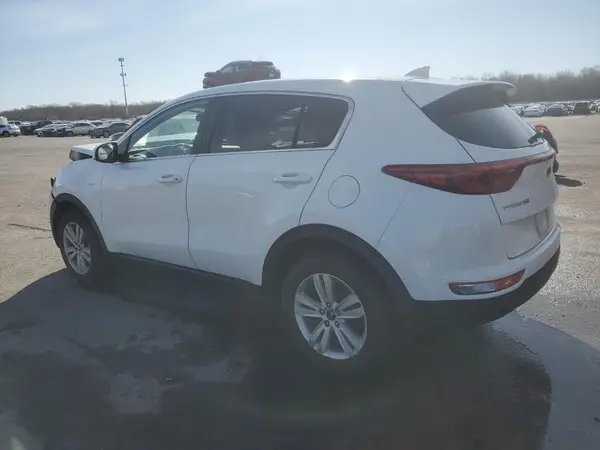 KNDPMCAC4J7368669 2018 KIA SPORTAGE - Image 2