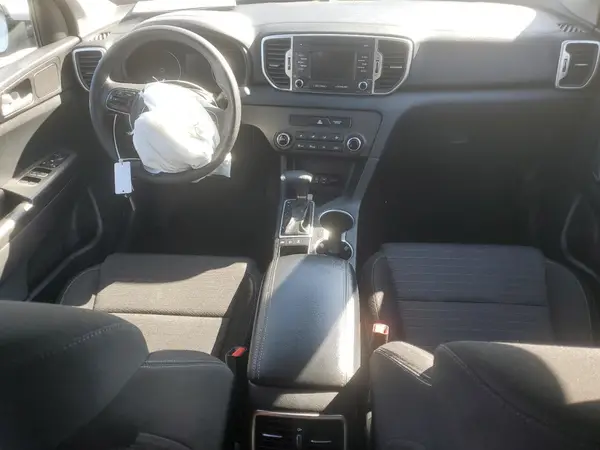 KNDPMCAC4J7368669 2018 KIA SPORTAGE - Image 8