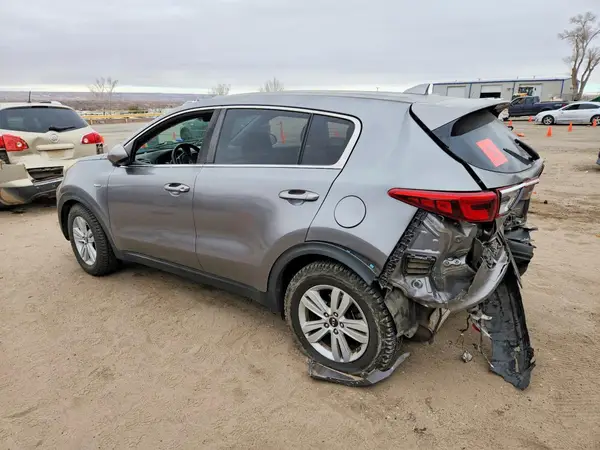 KNDPMCAC4J7370924 2018 KIA SPORTAGE - Image 2