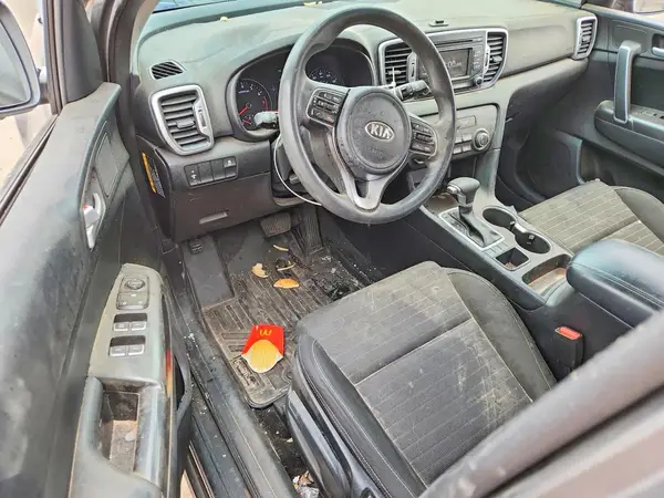 KNDPMCAC4J7370924 2018 KIA SPORTAGE - Image 8