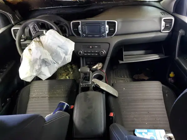 KNDPMCAC4J7377257 2018 KIA SPORTAGE - Image 8
