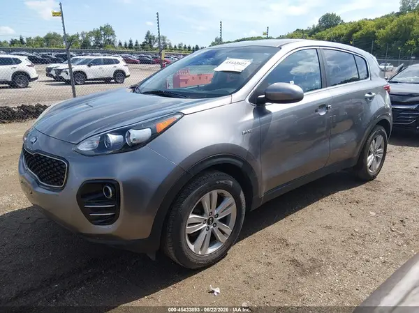 KNDPMCAC4J7378182 2018 KIA SPORTAGE - Image 2