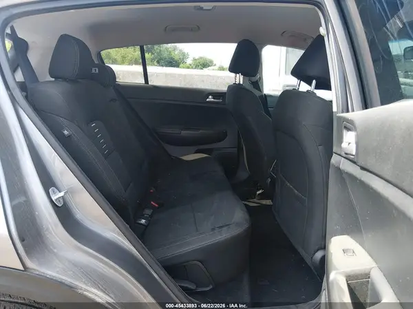 KNDPMCAC4J7378182 2018 KIA SPORTAGE - Image 8