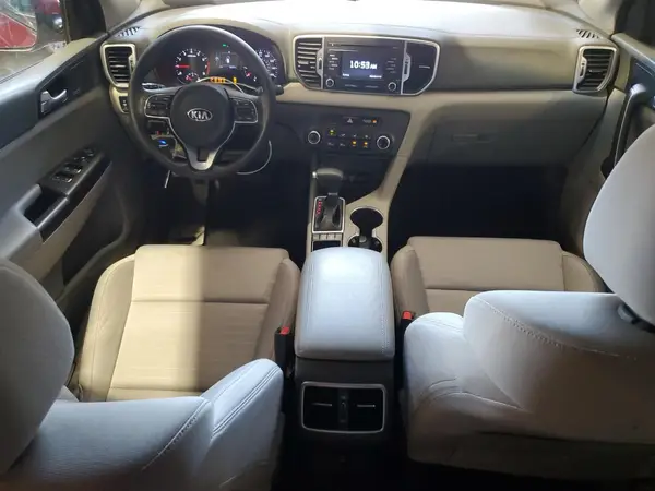 KNDPMCAC4J7379333 2018 KIA SPORTAGE - Image 8