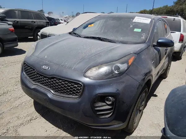 KNDPMCAC4J7381695 2018 KIA SPORTAGE - Image 2