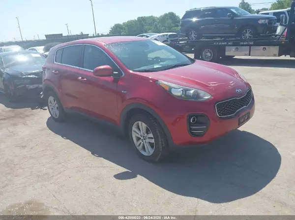 KNDPMCAC4J7389912 2018 KIA SPORTAGE - Image 1