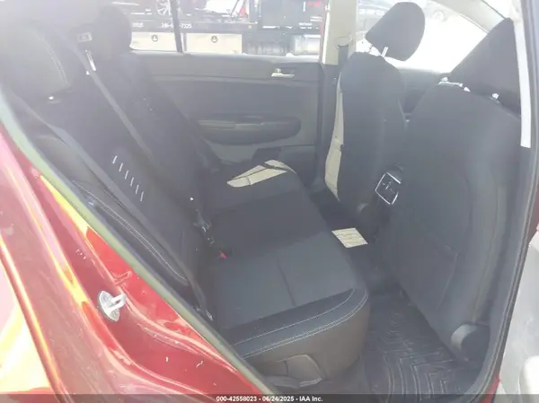 KNDPMCAC4J7389912 2018 KIA SPORTAGE - Image 8