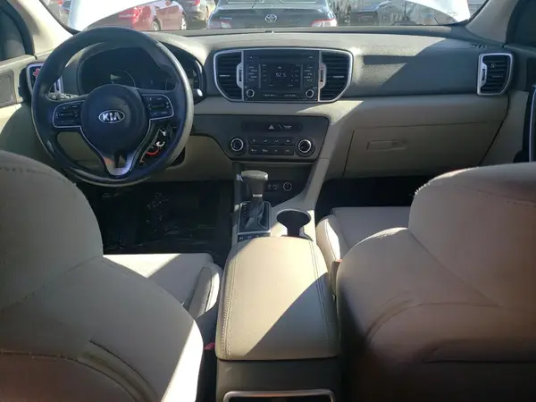 KNDPMCAC4J7393684 2018 KIA SPORTAGE - Image 8