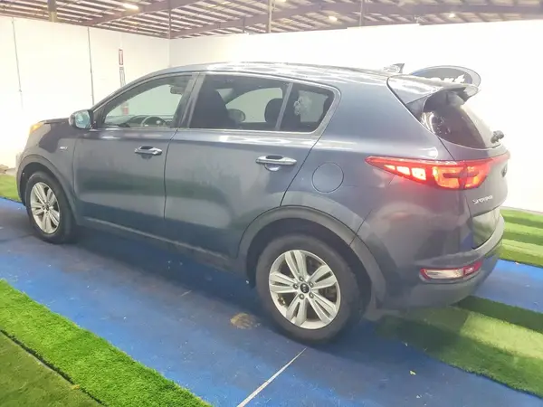 KNDPMCAC4J7399629 2018 KIA SPORTAGE - Image 2