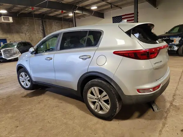 KNDPMCAC4J7403579 2018 KIA SPORTAGE - Image 2